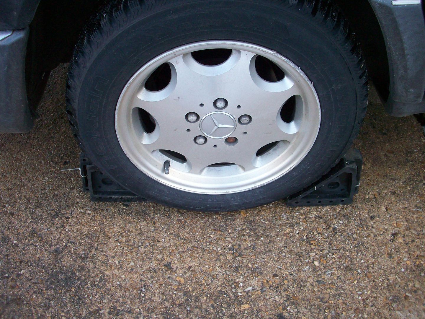 Another pictorial Changing W124 4Matic front lower ball joint